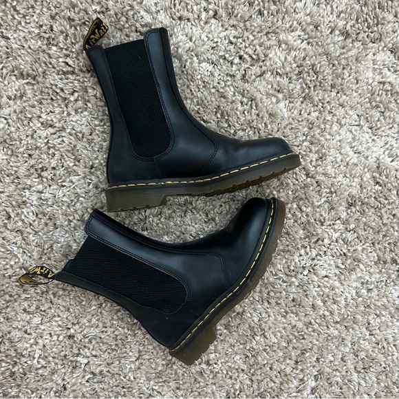 Dr. Martens Shoes - Dr. Martens smooth chelsea boots size 8